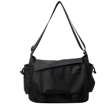 Tyylikäs ja Tilava Olkalaukku – Vedenkestävä ja Käytännöllinen Valinta